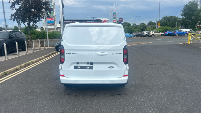 Ford Transit Custom 320 L1 Diesel Fwd 2.0 EcoBlue 136ps H1 Double Cab Van Limited - Image 11